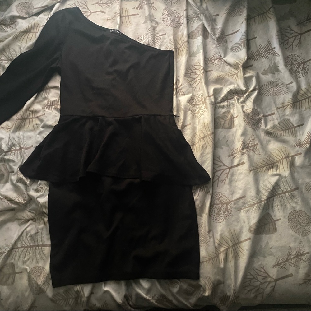 Sweet Rain Black One-Shoulder Dress